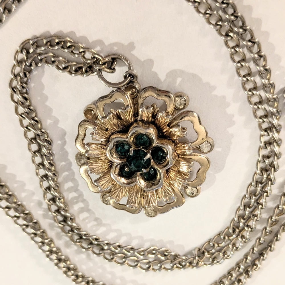 Vtg Unsigned Coro Green Rhinestone Flower Pendant Necklace